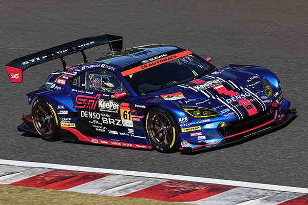 Japanese Racing Cars - 2019 #30 and #31 TOYOTA GR SPORT PRIUS PHV apr GT  What a huge privilege to see the GT300 spec of the Prius PHV personally!  These ones were