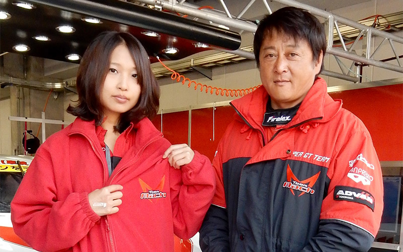 SUPER GT チームファッションをチェック！ 第8回 No.5 TEAM MACH