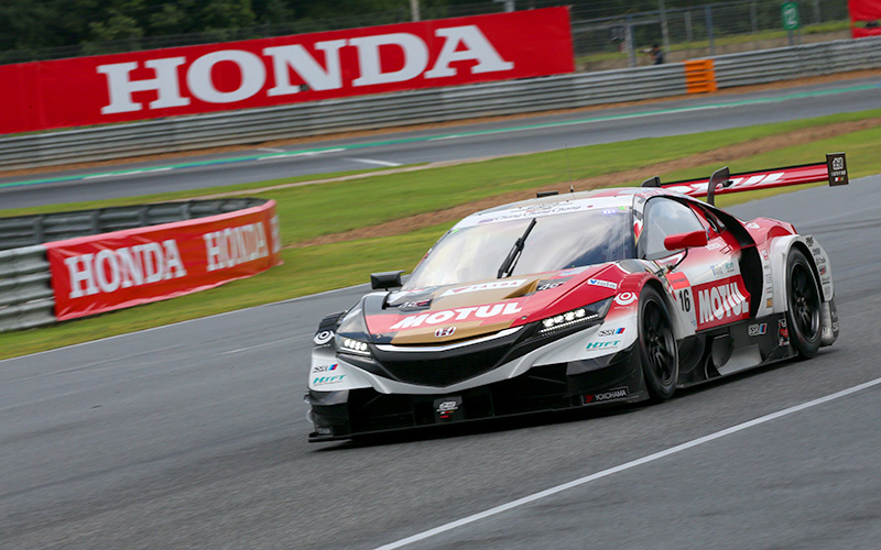 MOTUL MUGEN NSX-GT team takes pole position in difficult conditions!の画像
