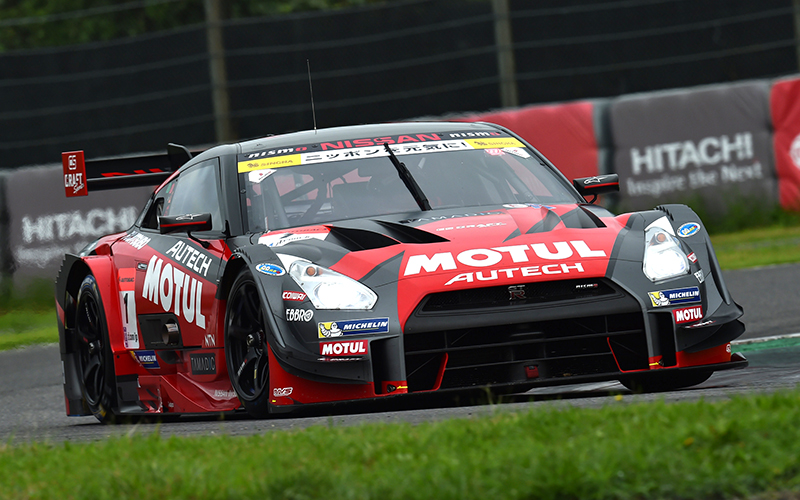 MOTUL AUTECH GT-R sets new course record to win pole positionの画像