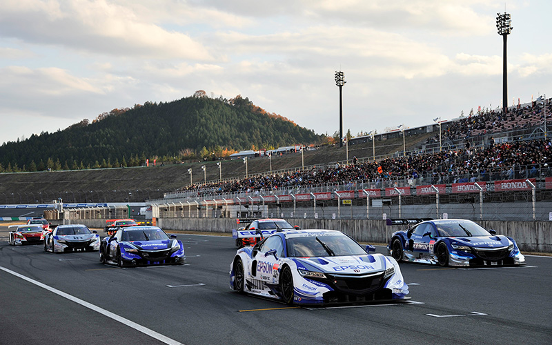 “Honda Racing THANKS DAY 2014” held at Twin Ring Motegi.  Fans were enraptured by the Honda sound.の画像
