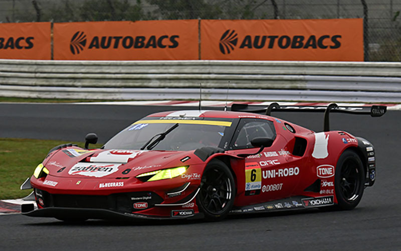 Rd. 7 Qualifying GT300: In difficult track conditions, the UNI-ROBO BLUEGRASS FERRARI takes its first pole position!の画像