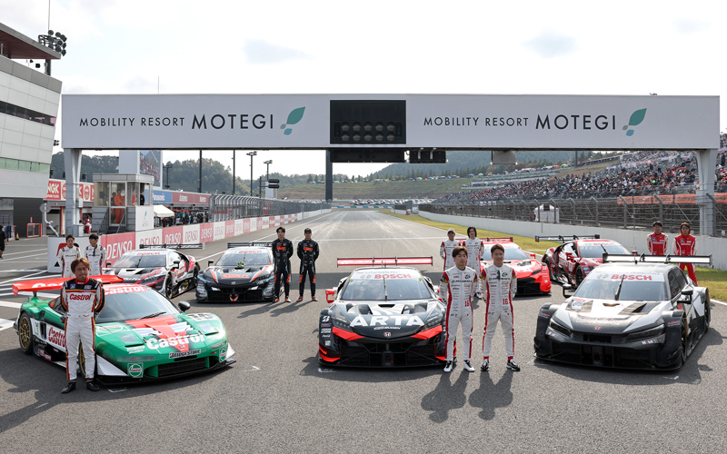 NSXラストレースに2000王者“Castrol 無限 NSX”と来季GT500車両“CIVIC