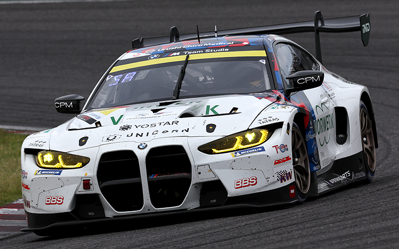 Rd. 3 Race GT300: A big come-from-behind victory from 16th position on the grid! Studie BMW M4 wins again at Suzuka this year with a keen strategyの画像