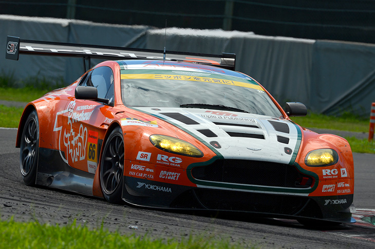 驚異のテール・トゥ・ウィン! ギリギリの激走でtriple a vantage GT3が大逆転勝利!!