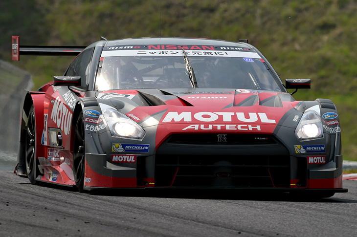 Nissan GT-R teams fill the podium! Perfect win for the MOTUL AUTECH GT-R