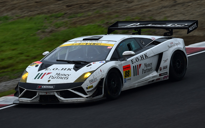 Rd.4 決勝GT300：難しい状況でタイヤ無交換！ マネパ ランボルギーニGT3が8年ぶりの優勝!!