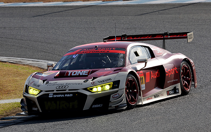 Rd.7 決勝GT300：タイヤ2本交換作戦を決めたHitotsuyama Audi R8 LMSが予選5位から逆転優勝！