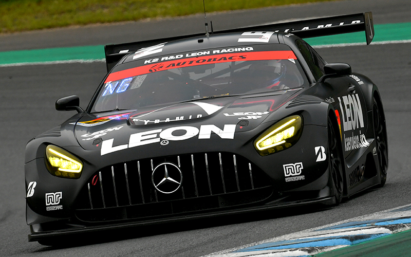 Rd. 4 Race GT300: MOTEGI masters No. 65 LEON PYRAMID AMG come from behind to win with no-tire-change strategy! 